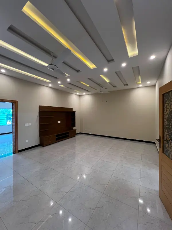 10 Marla House — Bahria Town, Islamabad - Islamabad