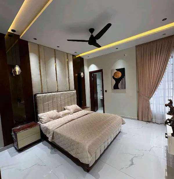10 Marla House — Bahria Town, Lahore - Lahore