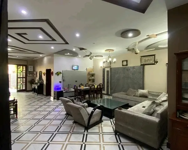 1 Kanal House — Model Town, Lahore - Lahore